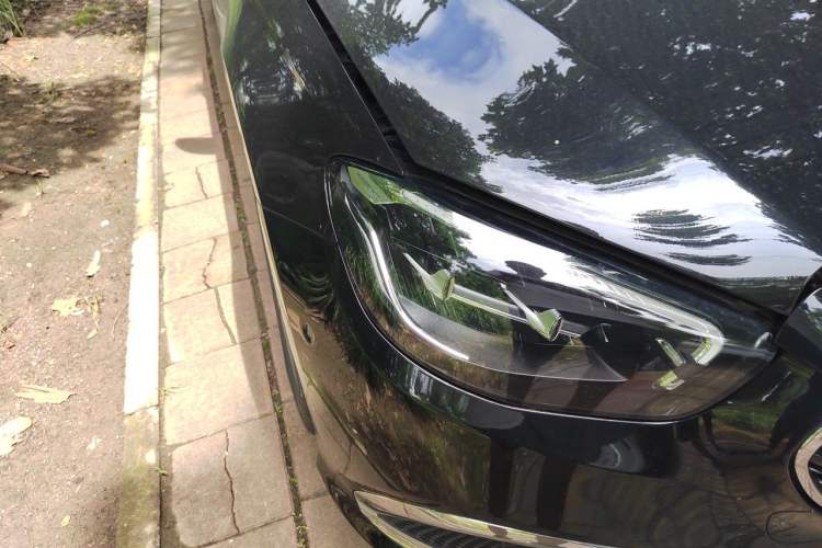Used Mercedes-Benz E-Class 2023 Updated E 300 L Luxury Edition Right Front Headlight