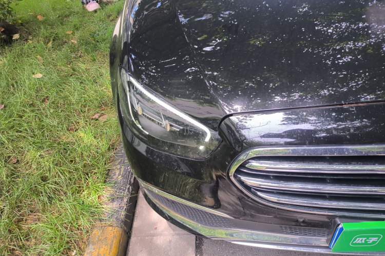 Used Mercedes-Benz E-Class 2023 Updated E 300 L Luxury Edition Right Front Headlight