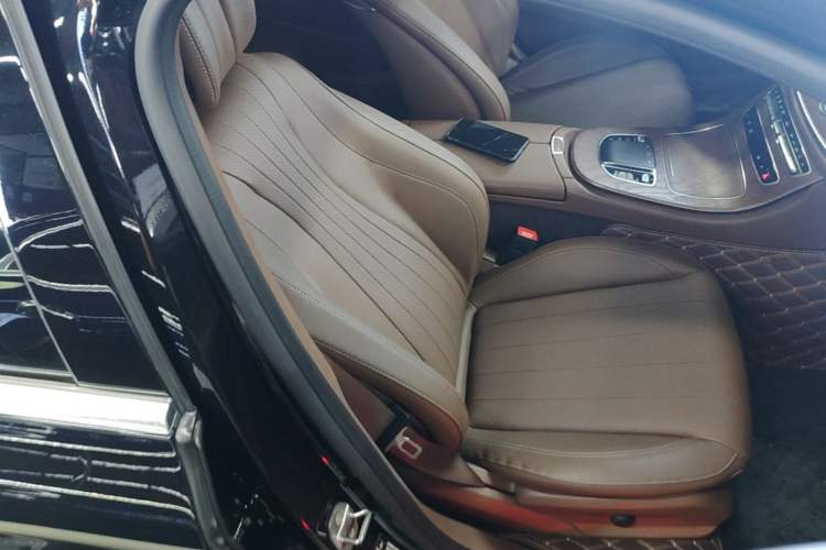 Used Mercedes-Benz E-Class 2023 E 300 L Luxury Model Right Front Seat