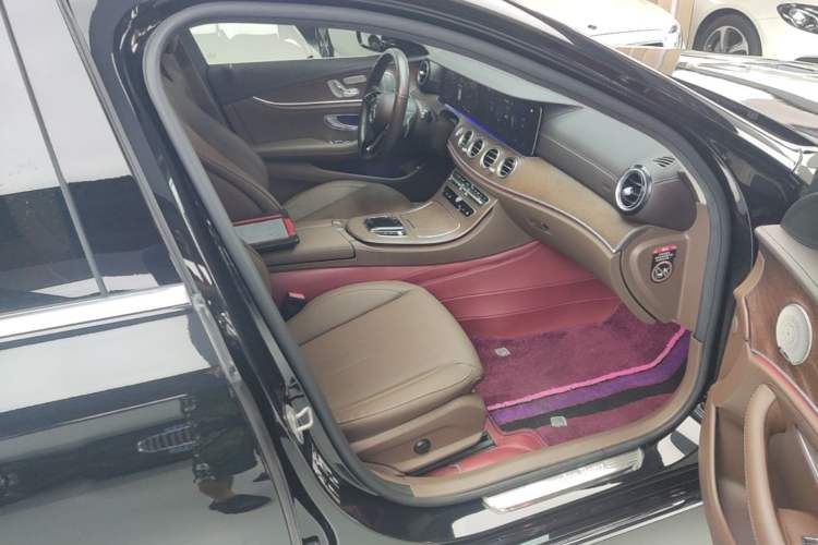 Used Mercedes-Benz E-Class 2023 Updated E 300 L Luxury Edition Right Front Seat