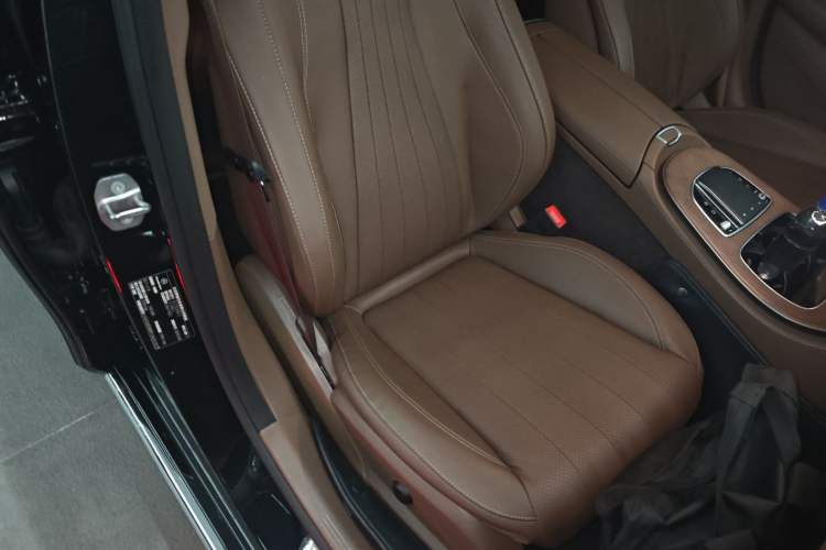 Used Mercedes-Benz E-Class 2023 Updated E 300 L Luxury Edition Right Front Seat