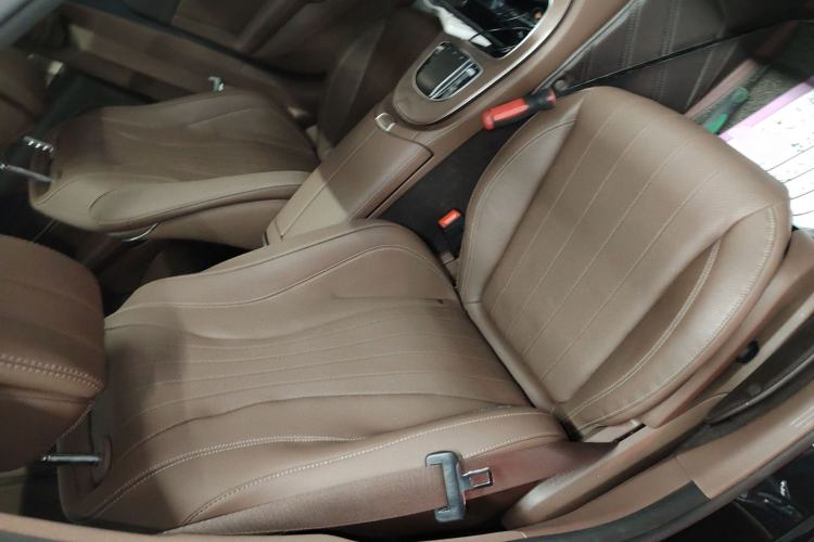 Used Mercedes-Benz E-Class 2023 Updated E 300 L Luxury Edition Right Front Seat