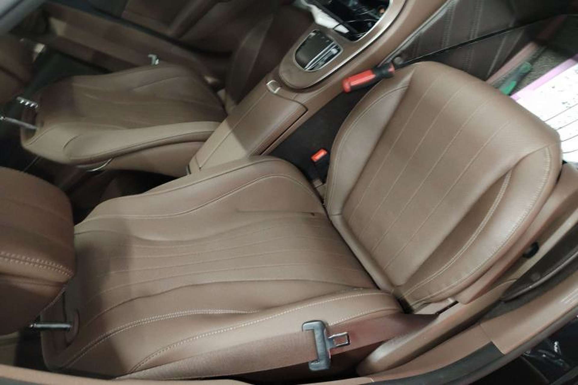 Used Mercedes-Benz E-Class 2023 Updated E 300 L Luxury Edition Right Front Seat