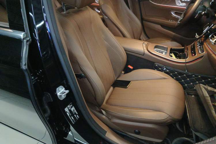 Used Mercedes-Benz E-Class 2023 Updated E 300 L Luxury Edition Right Front Seat