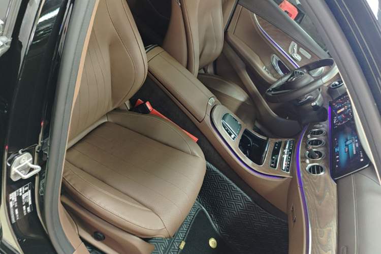 Used Mercedes-Benz E-Class 2023 Updated E 300 L Luxury Edition Right Front Seat