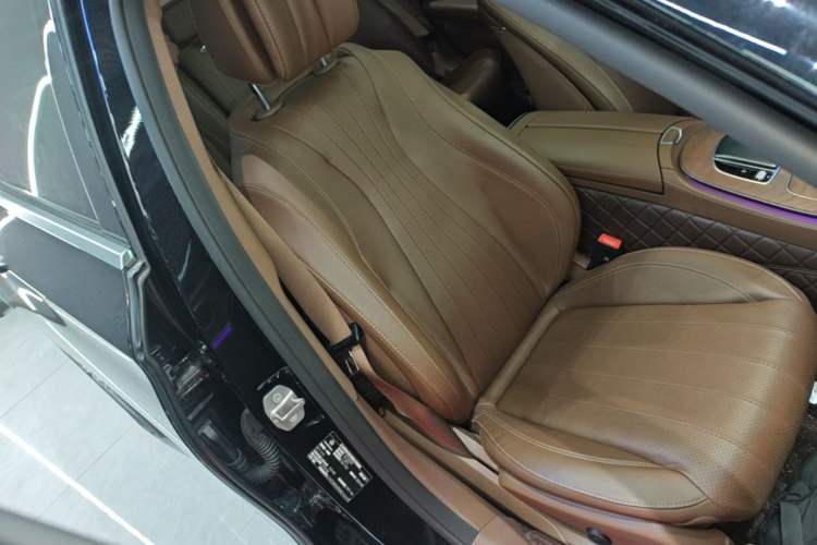Used Mercedes-Benz E-Class 2023 Updated E 300 L Fashion Edition Right Front Seat