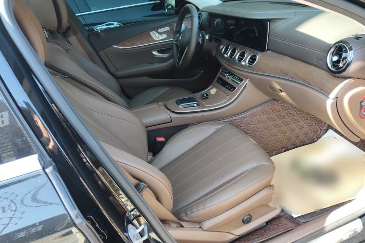 Used Mercedes-Benz E-Class 2023 Updated E 300 L Luxury Edition Right Front Seat