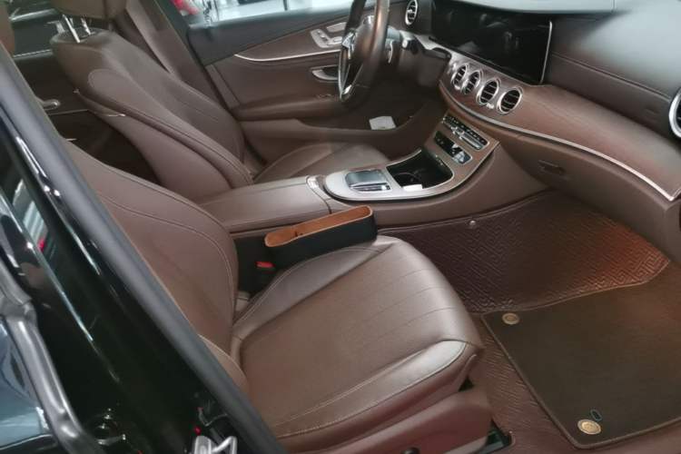 Used Mercedes-Benz E-Class 2023 Updated E 300 L Luxury Edition Right Front Seat