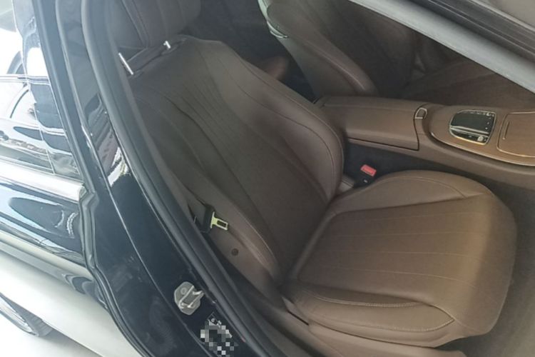 Used Mercedes-Benz E-Class 2023 Updated E 300 L Fashion Edition Right Front Seat