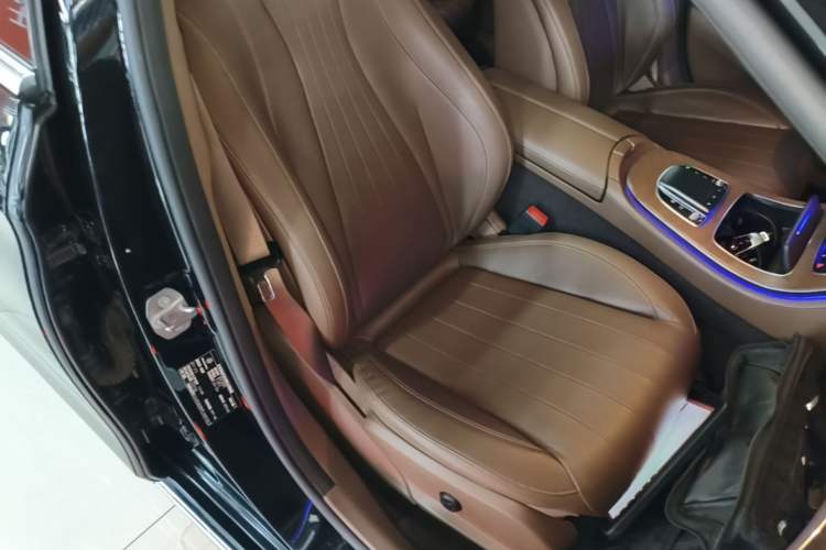 Used Mercedes-Benz E-Class 2023 Updated E 300 L Luxury Edition Right Front Seat