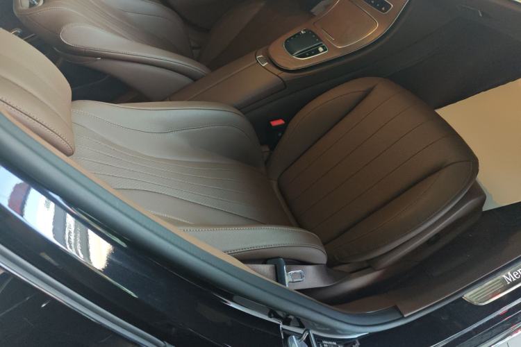 Used Mercedes-Benz E-Class 2023 Updated E 300 L Luxury Edition Right Front Seat