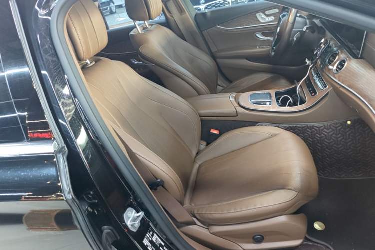 Used Mercedes-Benz E-Class 2023 Updated E 300 L Fashion Edition Right Front Seat
