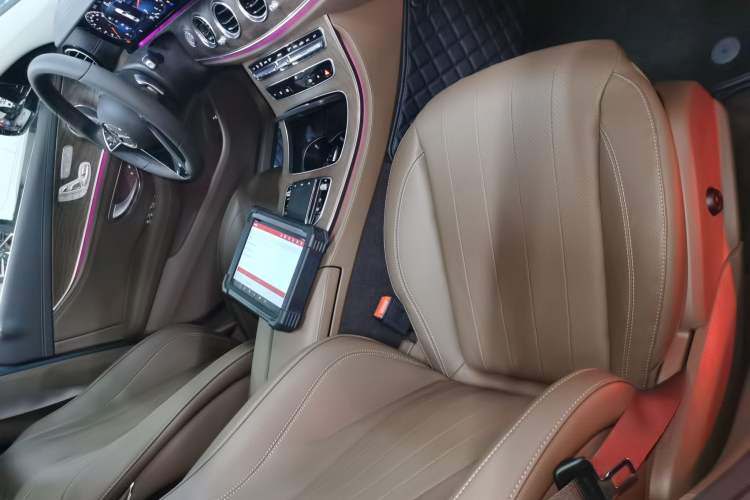 Used Mercedes-Benz E-Class 2023 Updated E 300 L Luxury Edition Right Front Seat