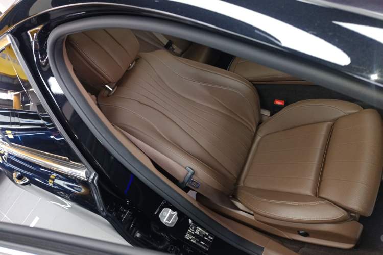 Used Mercedes-Benz E-Class 2023 Facelift E 260 L Right Front Seat