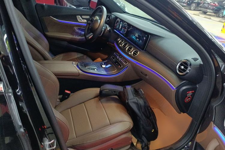 Used Mercedes-Benz E-Class 2023 Restyled E 300 L Sport Luxury Edition Right Front Seat