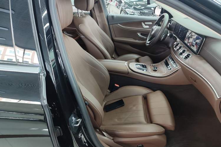 Used Mercedes-Benz E-Class 2023 Facelift E 260 L Right Front Seat