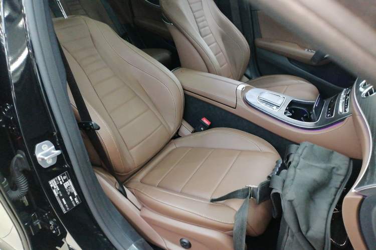 Used Mercedes-Benz E-Class 2023 Restyled E 300 L Sport Luxury Edition Right Front Seat