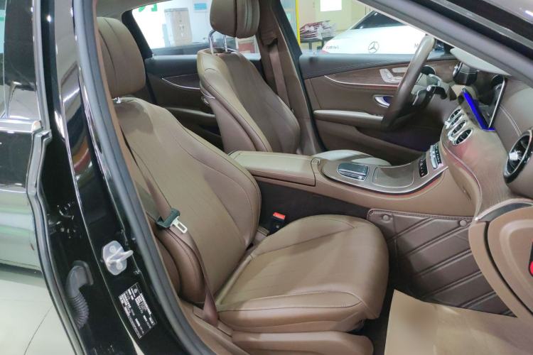 Used Mercedes-Benz E-Class 2023 Updated E 300 L Fashion Edition Right Front Seat