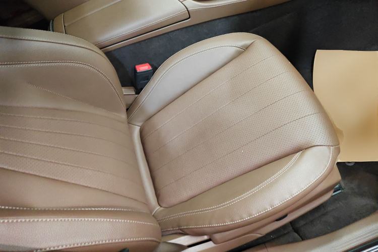 Used Mercedes-Benz E-Class 2023 Updated E 300 L Luxury Edition Right Front Seat
