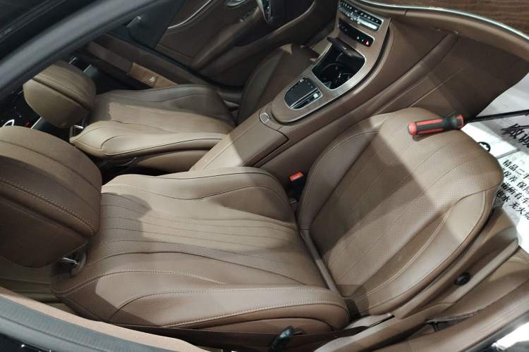 Used Mercedes-Benz E-Class 2023 Updated E 300 L Fashion Edition Right Front Seat