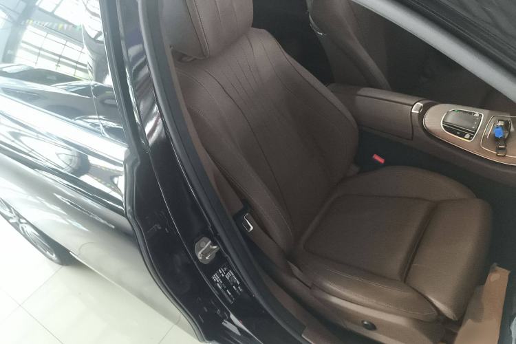 Used Mercedes-Benz E-Class 2023 E 260 L Right Front Seat