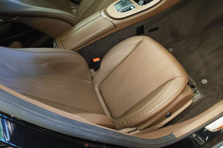 Used Mercedes-Benz E-Class 2023 E 300 L Luxury Model Right Front Seat