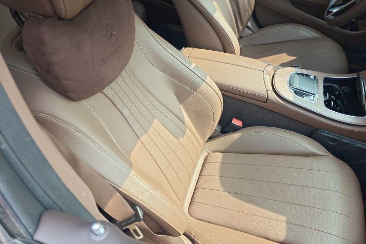 Used Mercedes-Benz E-Class 2023 Updated E 300 L Fashion Edition Right Front Seat