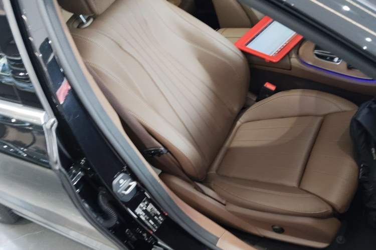 Used Mercedes-Benz E-Class 2023 Facelift E 260 L Right Front Seat