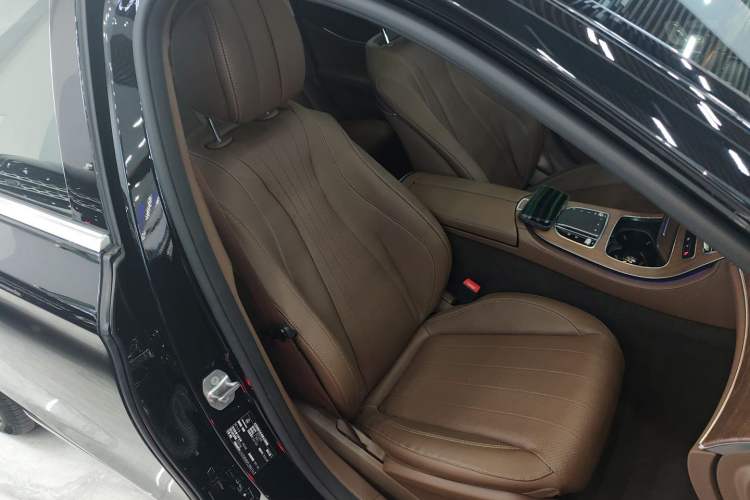 Used Mercedes-Benz E-Class 2023 Updated E 300 L Luxury Edition Right Front Seat