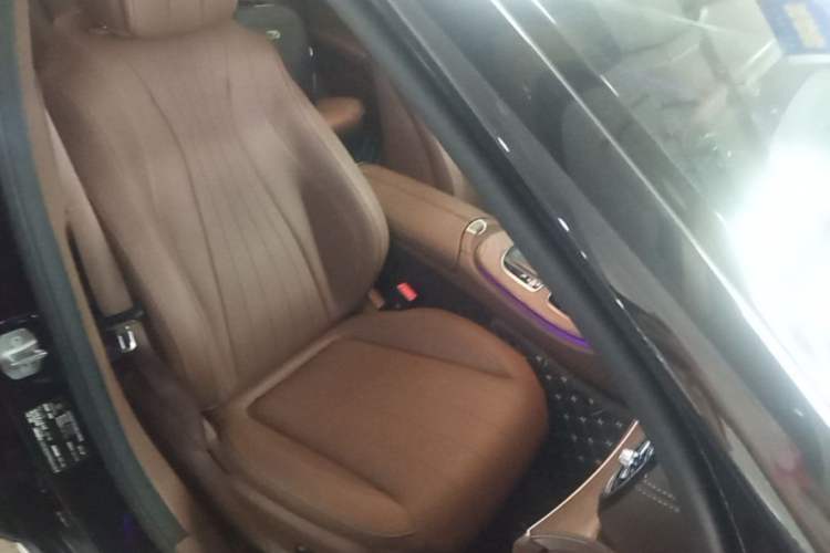 Used Mercedes-Benz E-Class 2023 Updated E 300 L Fashion Edition Right Front Seat