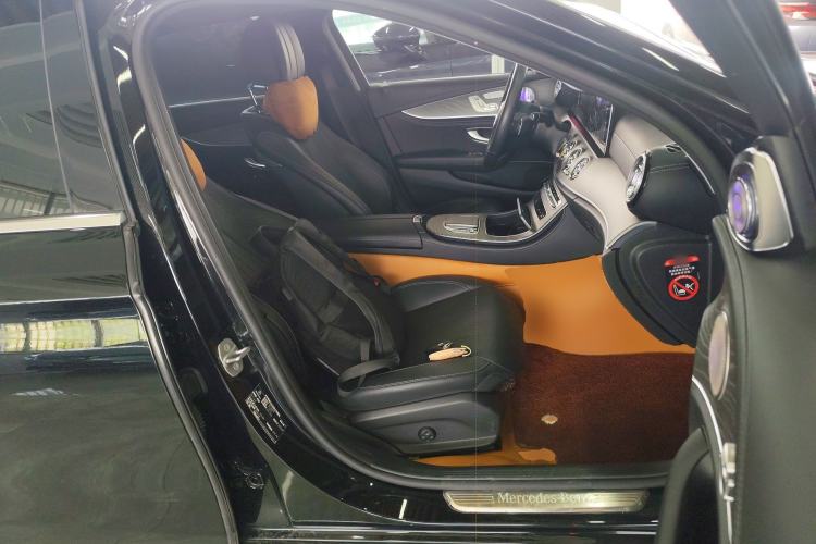 Used Mercedes-Benz E-Class 2023 Updated E 300 L Fashion Edition Right Front Seat