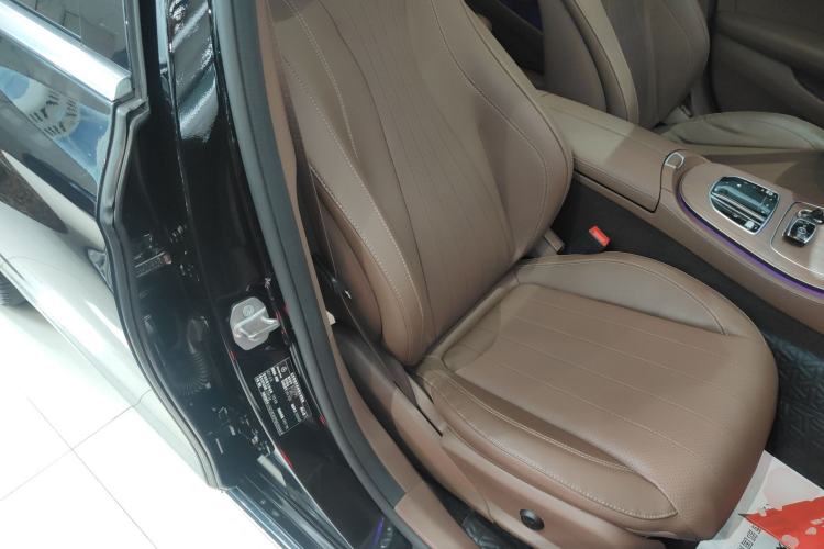 Used Mercedes-Benz E-Class 2023 Updated E 300 L Fashion Edition Right Front Seat
