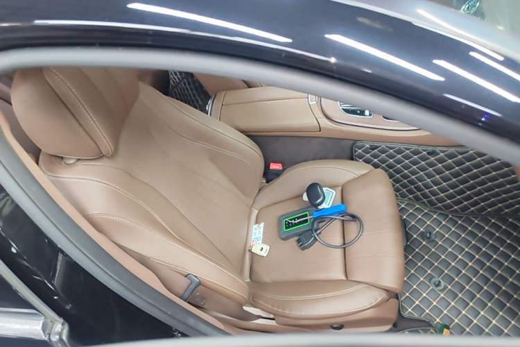 Used Mercedes-Benz E-Class 2023 E 260 L 4MATIC Right Front Seat