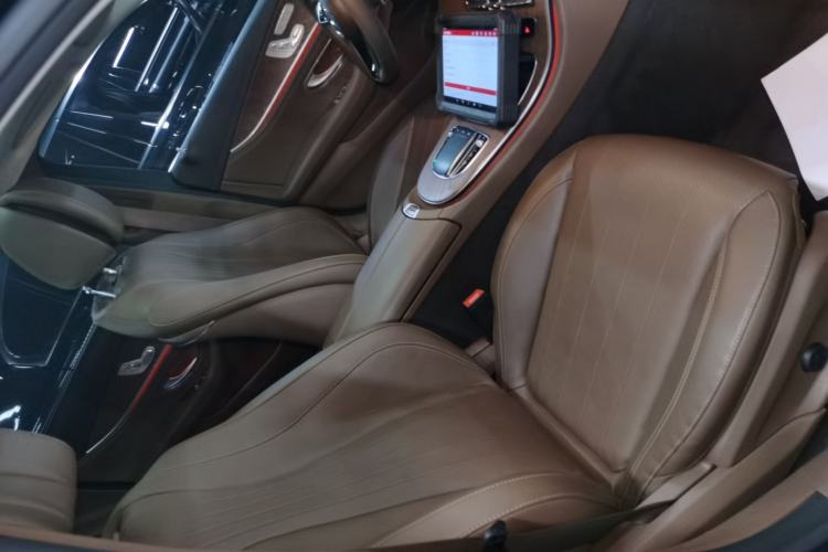 Used Mercedes-Benz E-Class 2023 Updated E 300 L Luxury Edition Right Front Seat