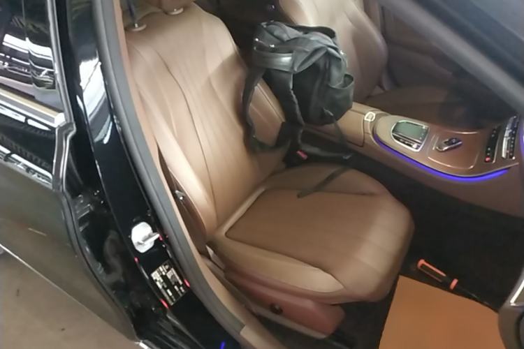 Used Mercedes-Benz E-Class 2023 Updated E 300 L Luxury Edition Right Front Seat