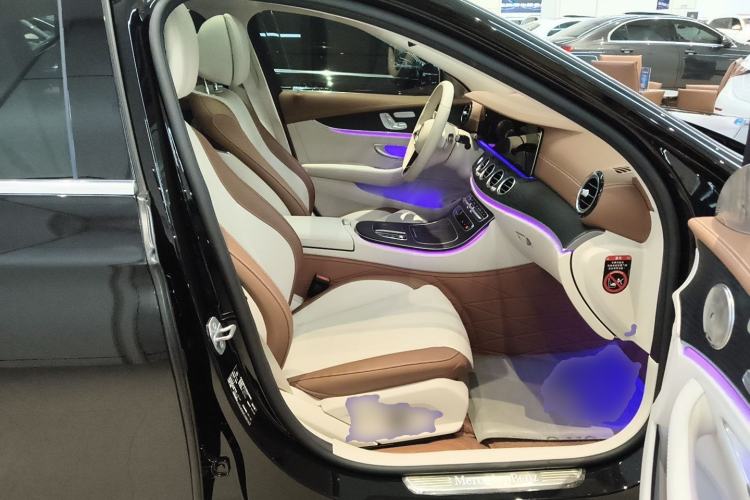 Used Mercedes-Benz E-Class 2023 Updated E 300 L Fashion Edition Right Front Seat