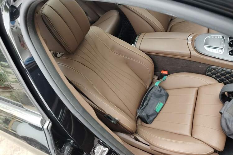 Used Mercedes-Benz E-Class 2023 E 260 L Right Front Seat