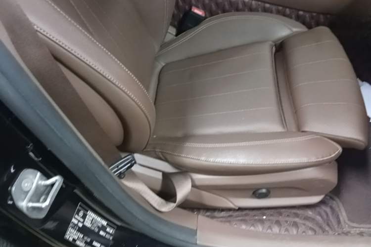 Used Mercedes-Benz E-Class 2023 E 260 L Right Front Seat