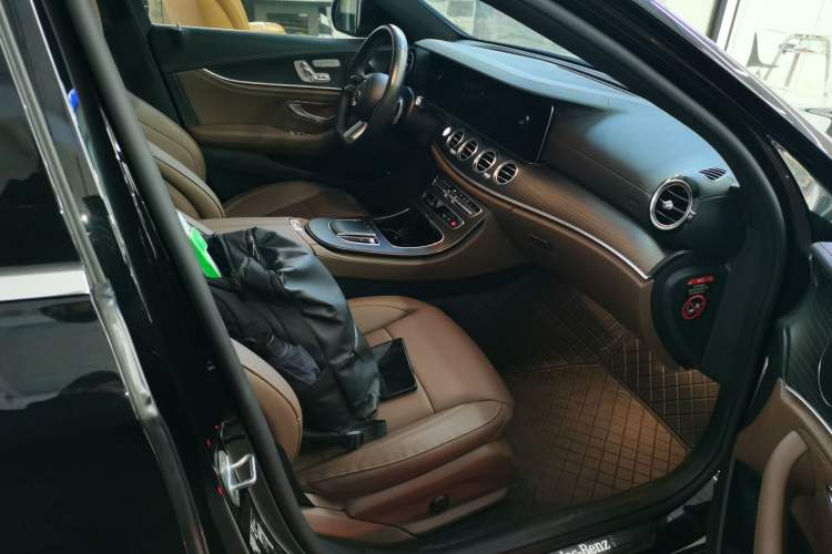 Used Mercedes-Benz E-Class 2023 Restyled E 300 L Sporty and Stylish Edition Right Front Seat