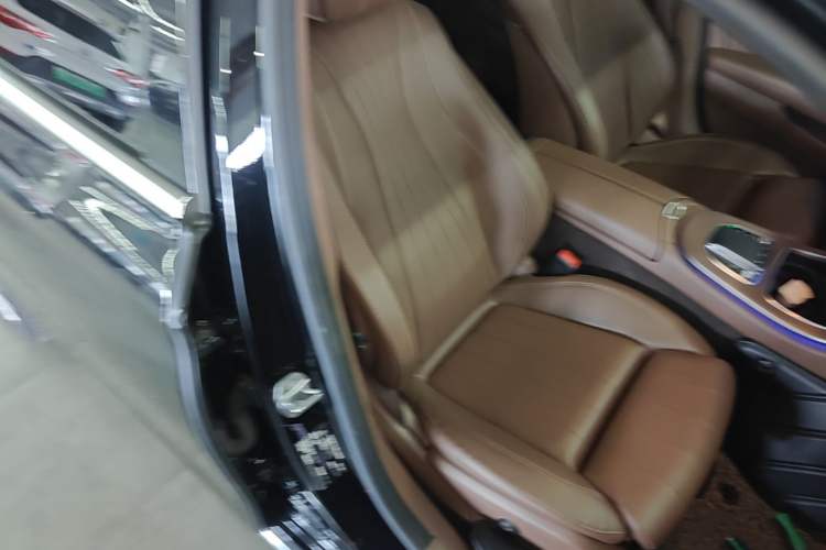 Used Mercedes-Benz E-Class 2023 E 260 L Right Front Seat