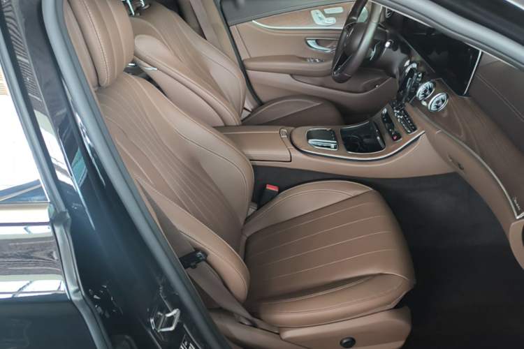 Used Mercedes-Benz E-Class 2023 Updated E 300 L Luxury Edition Right Front Seat
