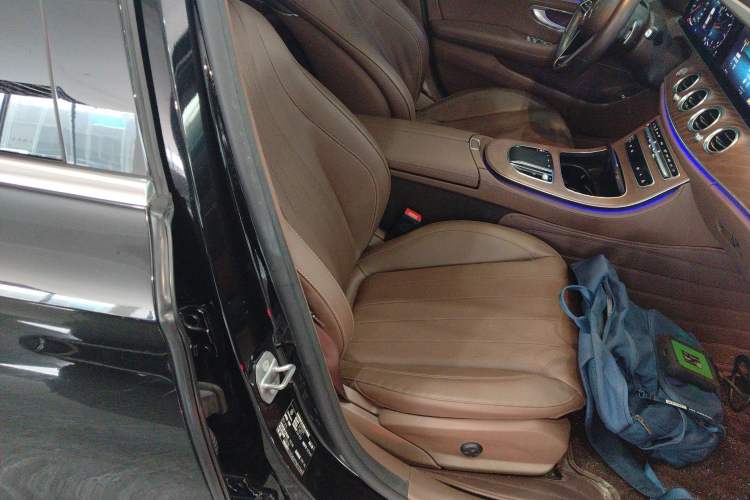 Used Mercedes-Benz E-Class 2023 Updated E 300 L Fashion Edition Right Front Seat