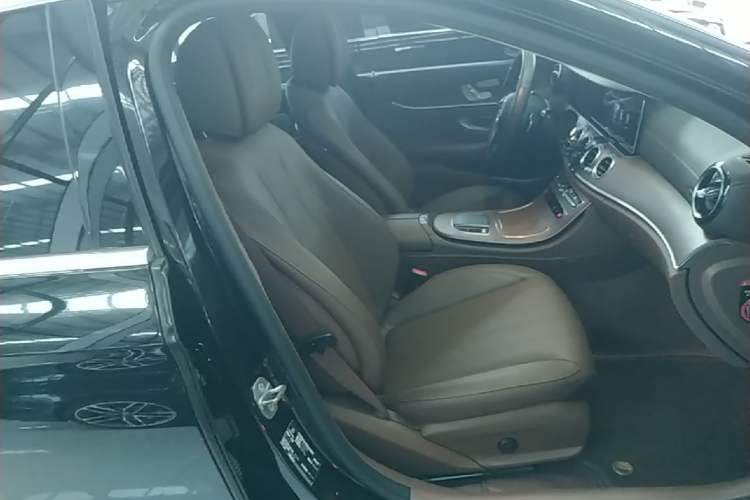 Used Mercedes-Benz E-Class 2023 Updated E 300 L Luxury Edition Right Front Seat