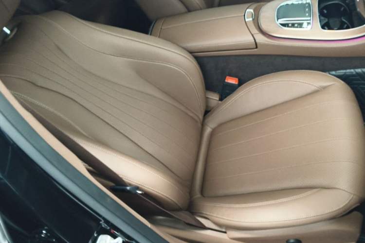 Used Mercedes-Benz E-Class 2023 Updated E 300 L Luxury Edition Right Front Seat