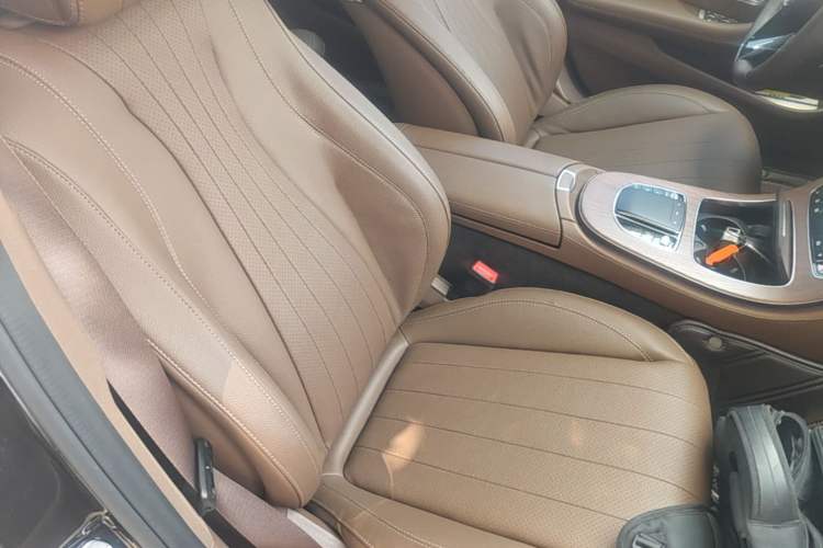 Used Mercedes-Benz E-Class 2023 Updated E 300 L Fashion Edition Right Front Seat