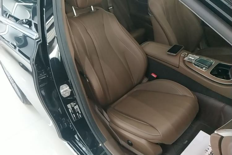Used Mercedes-Benz E-Class 2023 Updated E 300 L Fashion Edition Right Front Seat