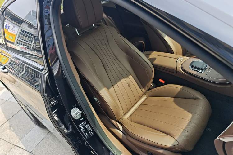 Used Mercedes-Benz E-Class 2023 E 300 L Luxury Model Right Front Seat