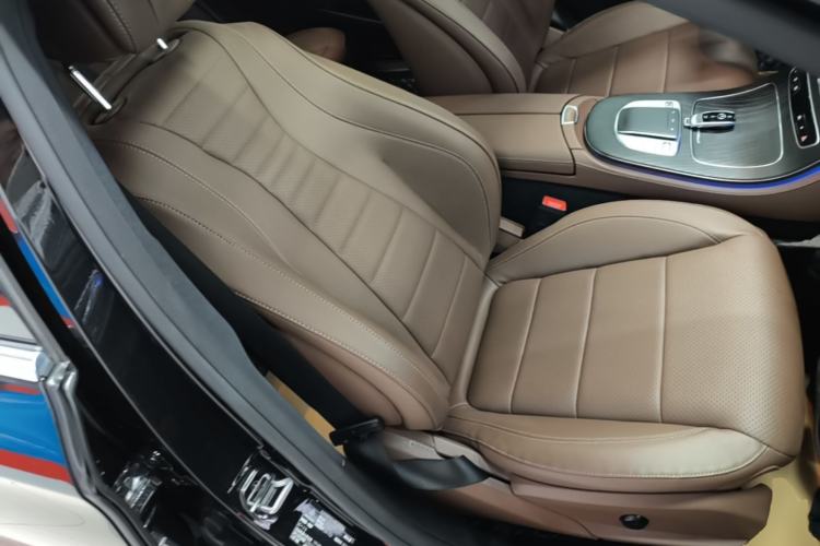 Used Mercedes-Benz E-Class 2023 Restyled E 300 L Sport Luxury Edition Right Front Seat