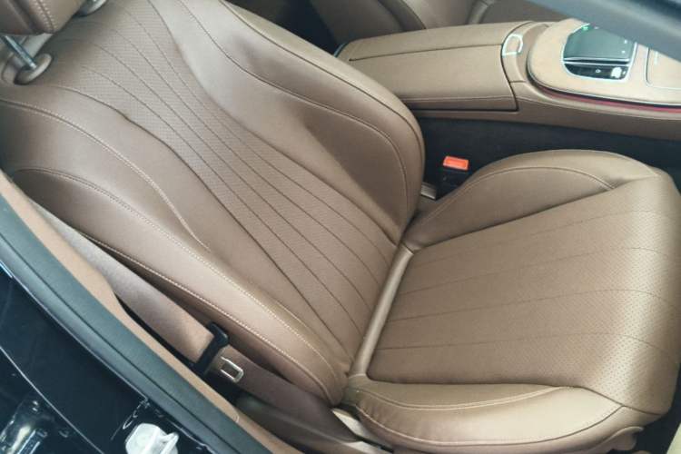 Used Mercedes-Benz E-Class 2023 Updated E 300 L Fashion Edition Right Front Seat