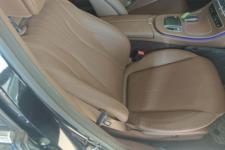 Used Mercedes-Benz E-Class 2023 Updated E 300 L Fashion Edition Right Front Seat